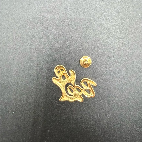 Vintage Avon . 1990 Avon Gleeful Ghost "BOO" Hat  Pin Goldtone Halloween Brooch - Picture 5 of 5